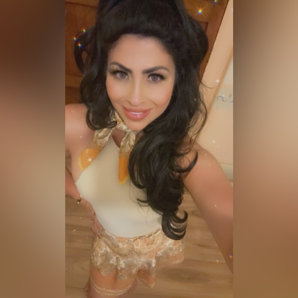 Meet your Posher, Gloria - Picture 5 of 5